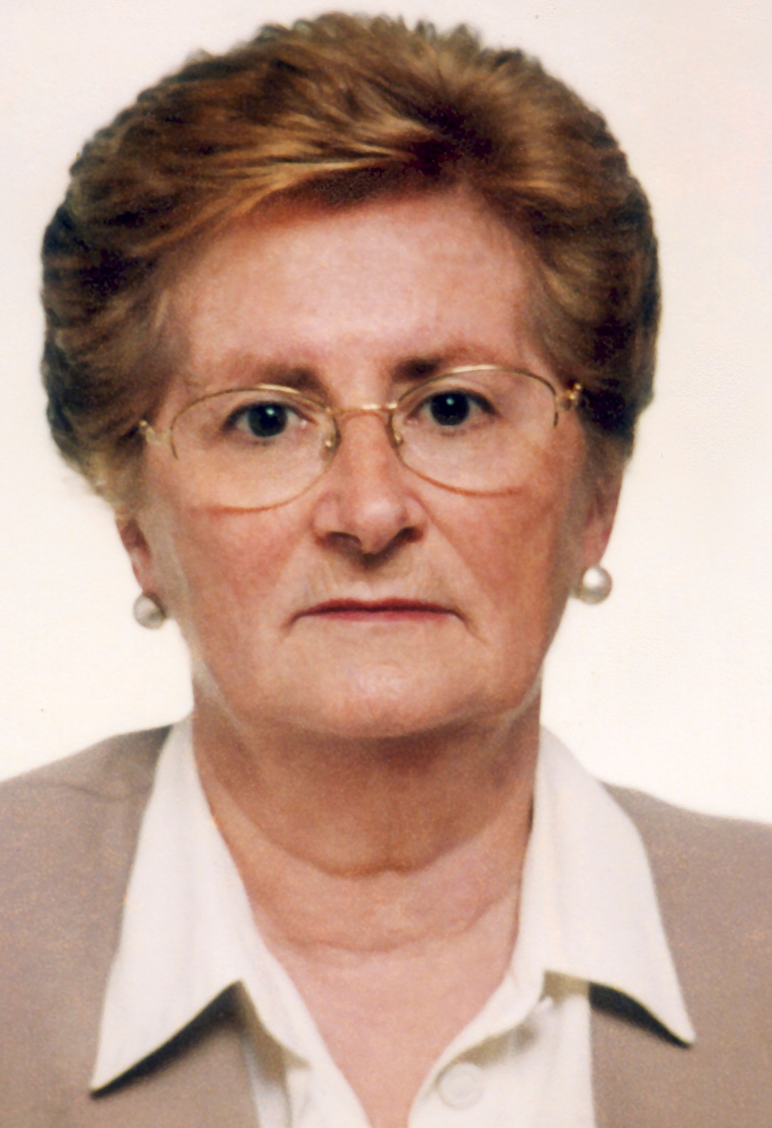  Doña ROSARIO ALAVA CASTRESANA 